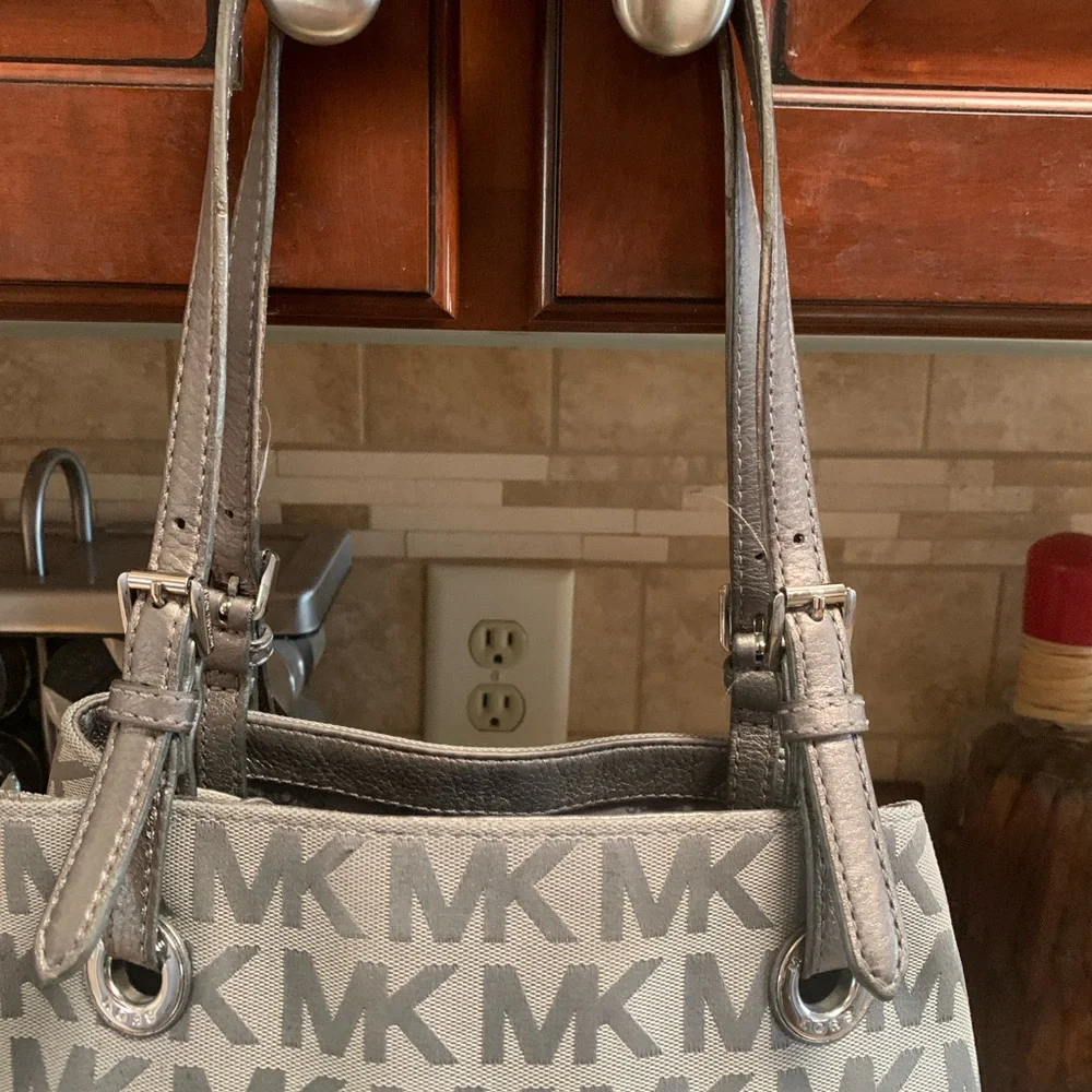 Michael Kors Monogram Gray Canvas Jet Set Handbag